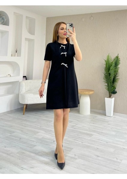 Kadın Kısa Kollu Bisiklet Yaka Önden Fiyonk Detaylı Ithal Krep Elbise