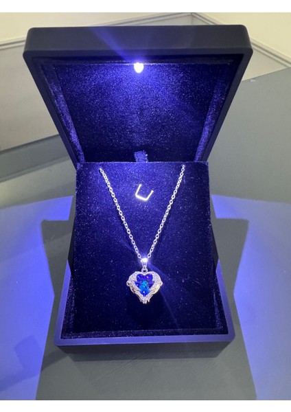 Işıklı Kutuda Mavi Okyanus Kalbi Kolye Çelik