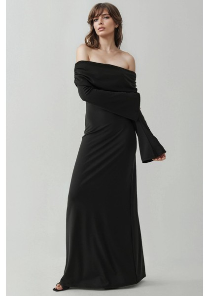 Kadın Madonna Yaka Yırtmaçlı Maxi Elbise Siyah indirimleri