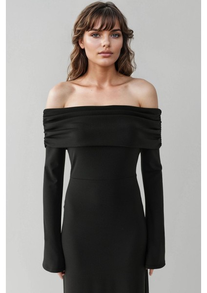 Kadın Madonna Yaka Yırtmaçlı Maxi Elbise Siyah