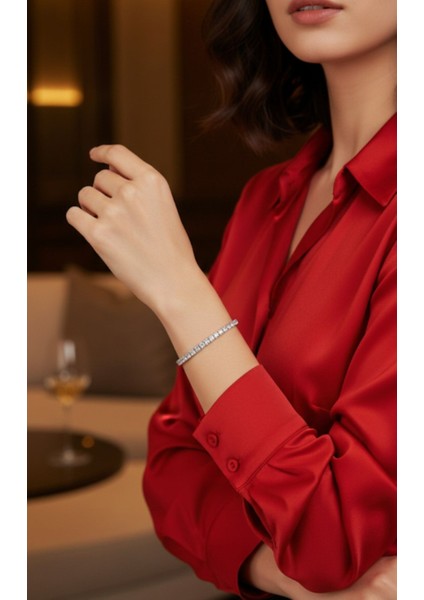 Kadın Zirkon Taşlı Çelik Su Yolu Bileklik