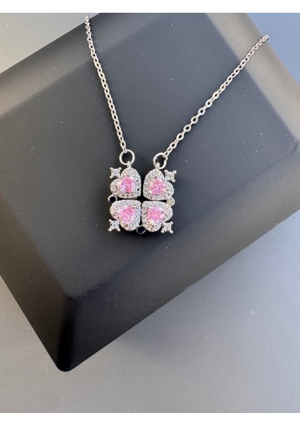 Gümüş Mıknatıslı Açılabilir Yonca Kolye Çelik