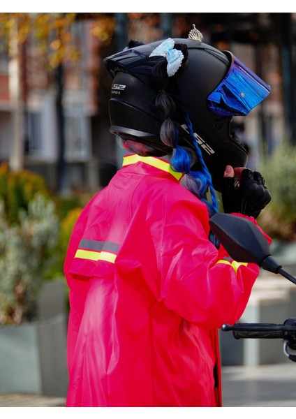 Kadın Motorcu Yağmurluğu