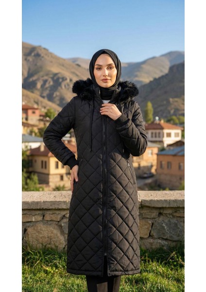 Kapüşonu Kürk Detaylı Şişme Mont 25KT702 Siyah