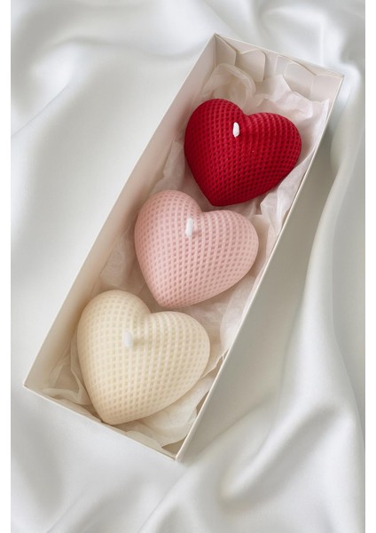 Üç Adet Büyük Boy Kalp Mum