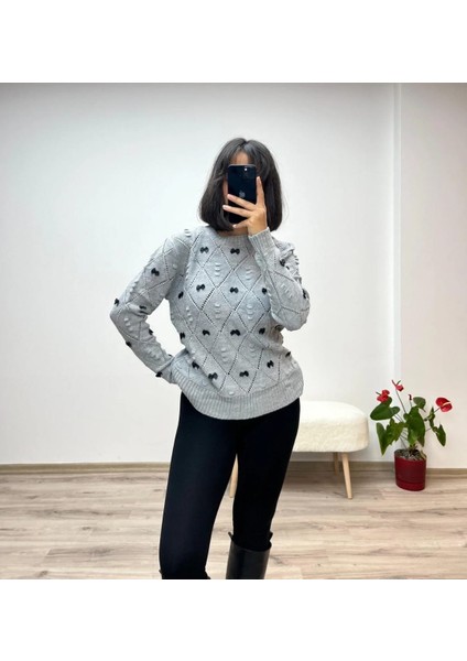 Mini Fiyonk Detaylı Triko Kazak