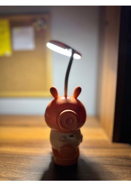 Karikatür LED Masa Lambası Sevimli Hayvan Sürüşü Motosiklet Şekli USB Şarj Masa Göz Bakım Işşığı Okuma Öğrenme Için fiyatları