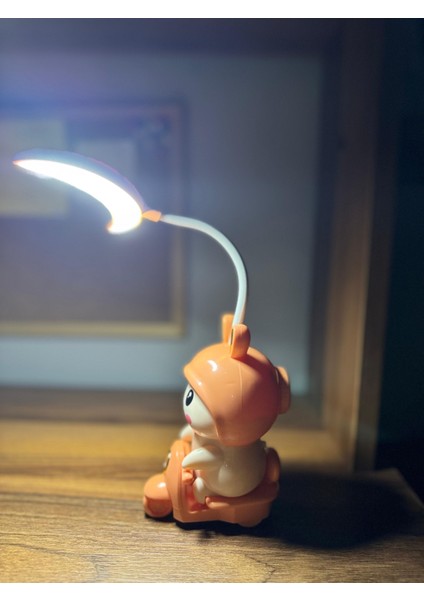 Karikatür LED Masa Lambası Sevimli Hayvan Sürüşü Motosiklet Şekli USB Şarj Masa Göz Bakım Işşığı Okuma Öğrenme Için modelleri