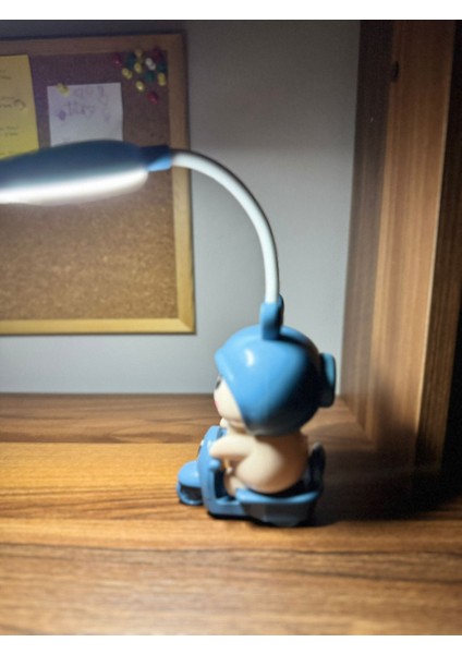 Karikatür LED Masa Lambası Sevimli Hayvan Sürüşü Motosiklet Şekli USB Şarj Masa Göz Bakım Işığı Okuma Öğrenme Için fiyatları