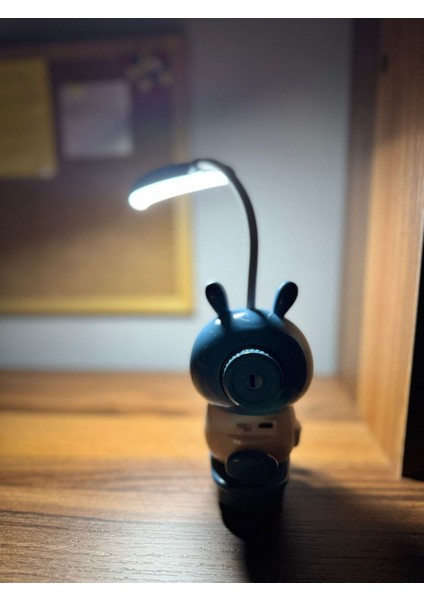 Karikatür LED Masa Lambası Sevimli Hayvan Sürüşü Motosiklet Şekli USB Şarj Masa Göz Bakım Işığı Okuma Öğrenme Için fırsatları