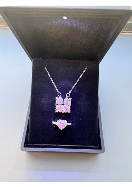 Işıklı Kutuda Gümüş Renk Mıknatıslı Yonca Kolye-Yüzük Seti Çelik