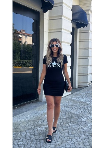 Kadın Kısa Kollu Queen Baskı Iki Iplik Mini Elbise fırsatları