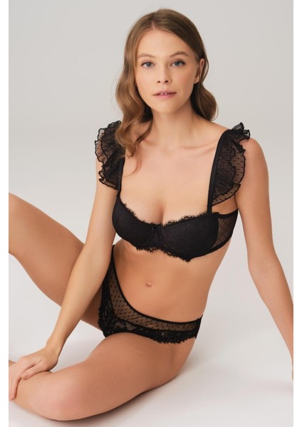 Arias Closet Balenli Destekli Dolgulu Askı Detaylı Puantiyeli Dantelli Sütyen ve Slip Takım