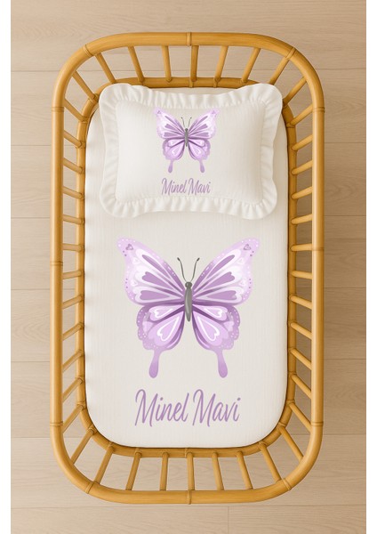 Isimli Bebek Nevresim Takımı 70X120 – Mor Kelebek Tasarım – Akfil Kumaş – Fırfırlı Dolgulu Yastıklı