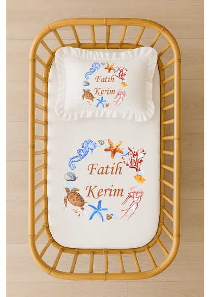 Isimli Bebek Nevresim Takımı 70X120 – Deniz Temalı Fırfırlı Dolgulu Yastıklı