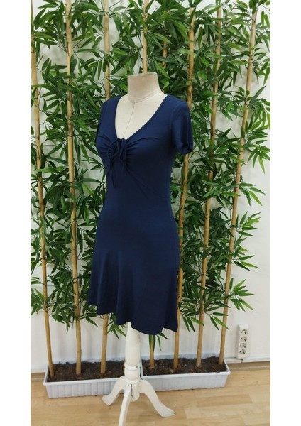 Kadın Kısa Kollu Derin Büzgülü V Yakalı Viskon Elbise