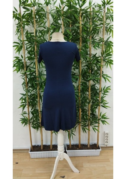 Kadın Kısa Kollu Derin Büzgülü V Yakalı Viskon Elbise