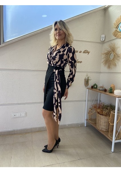 Kadın Uzun Kollu Kruvaze Yaka Dijital Baskılı Fiyonk Detay Dalgıç Kumaş Elbise indirimleri