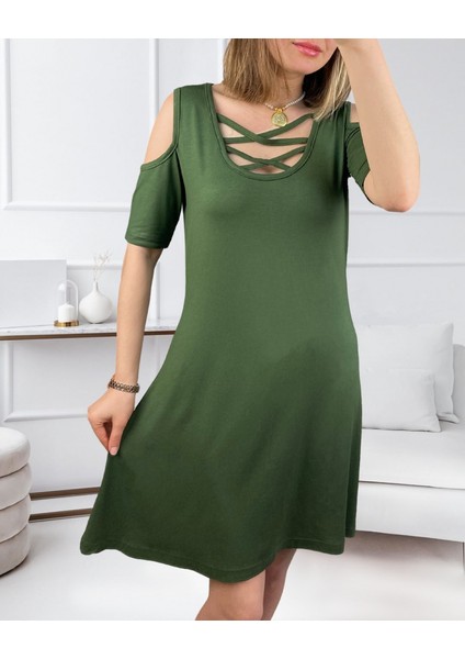 Dekolteli Bağcık Detay Viskon Kumaş Elbise fırsatları