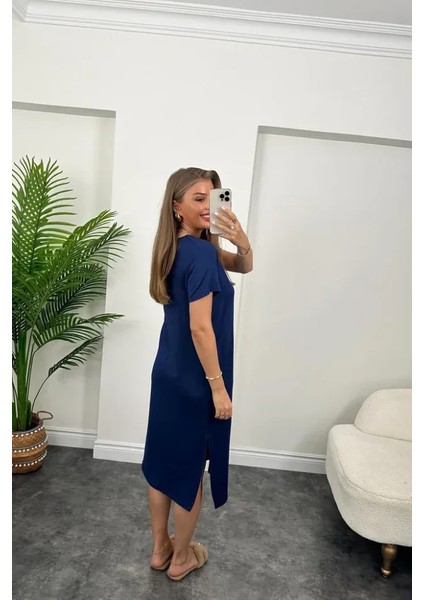 Kadın Kısa Kollu Yırtmaç Detaylı Salaş Viskon Elbise