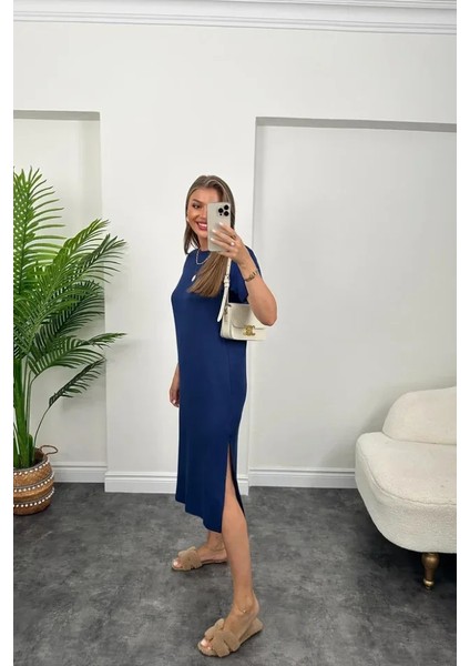 Kadın Kısa Kollu Yırtmaç Detaylı Salaş Viskon Elbise