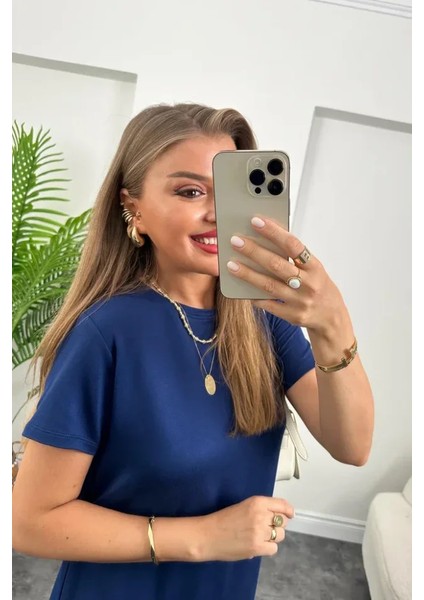 Kadın Kısa Kollu Yırtmaç Detaylı Salaş Viskon Elbise