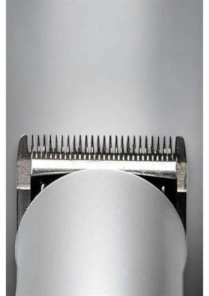 Bfs Erkeklere Özel Şarjlı Saç ve Sakal Kesme Tıraş Makinesi Seti