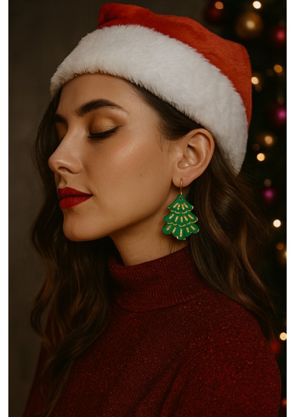 Emerald Tree Luxe – El Yapımı Yeşil & Gold Yılbaşı Çam Ağacı Küpe | Polimer Kil | 5 cm