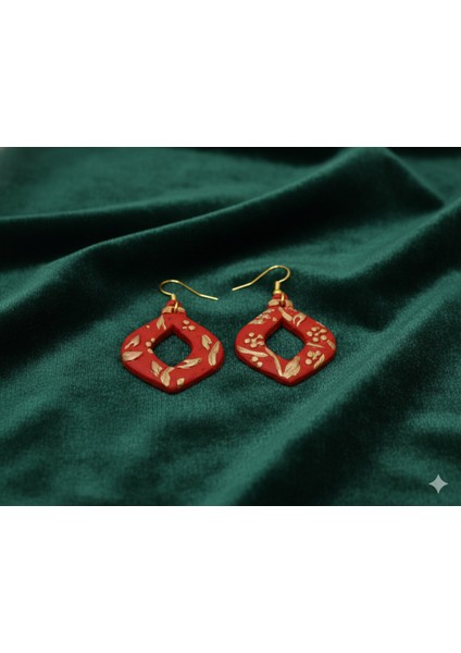 Crimson Wreath – El Yapımı Kırmızı Gold Detaylı Geometrik Küpe | Polimer Kil | 5 cm