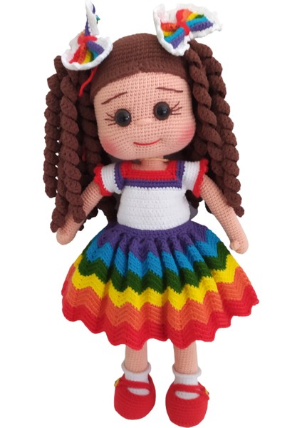 El Yapımı Gökkuşağı Elbiseli Kıvırcık Saçlı Bebek