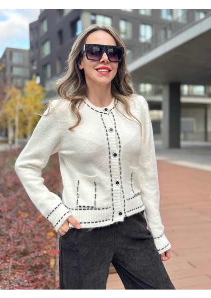 Çizgi Biye Detaylı Yumoş Hırka