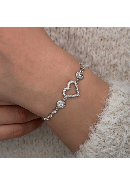Gümüş Zirkon Taşlı Kalpli Kadın Bileklik modelleri