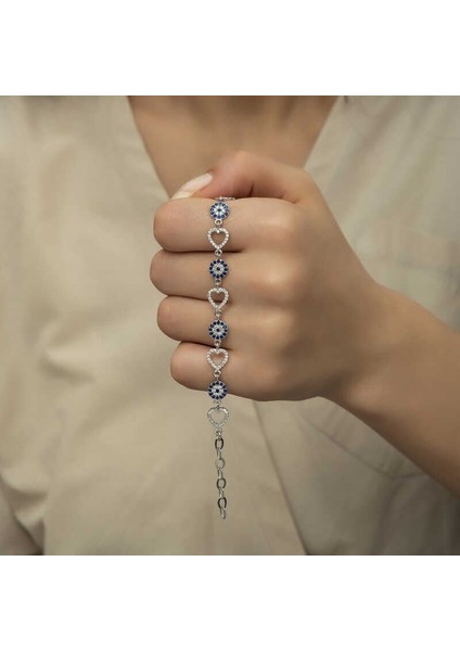 Gümüş Kalpli Nazar Bayan Bileklik