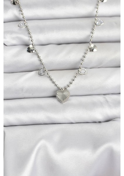 Pirinç Gümüş Renk Kalp Model Kadın Kolye