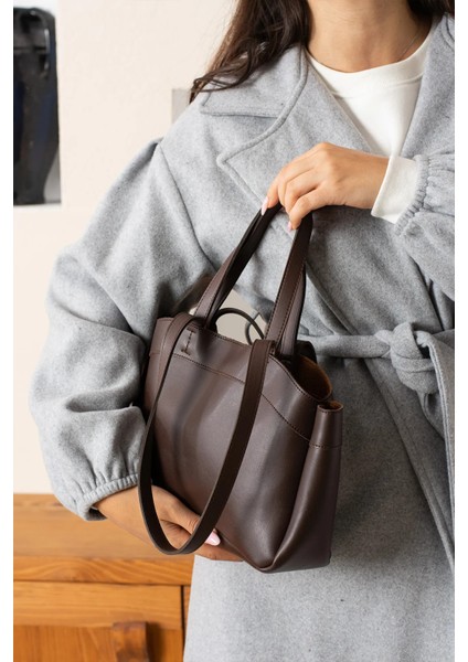 Acı Kahverengi Mıknatıs Kapaklı Cüzdan Detaylı Kadın El Kol ve Omuz Çantası 35X20