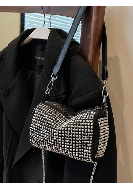 Zey Kadın Zincir Askılı Kristal Taşlı Siyah Omuz ve El Çantası modelleri
