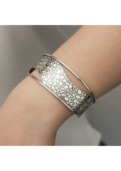 Gümüş Eskitme Desenli Bayan Bilezik modelleri