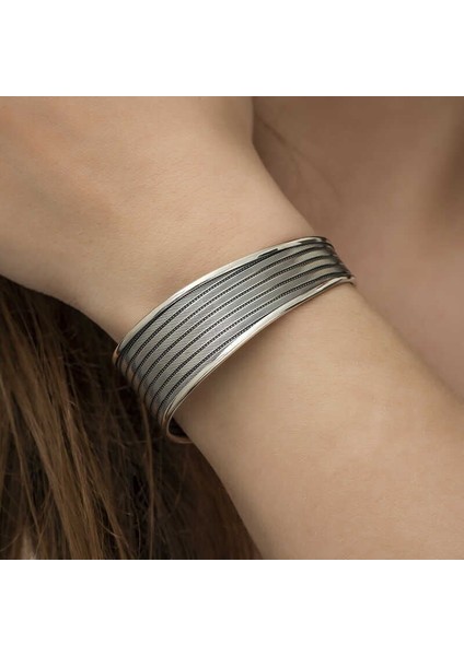 Gümüş Eskitme Desenli Bayan Bilezik indirimleri