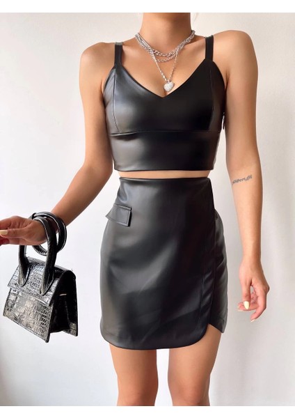 Cep Detaylı Oval Kapaklı Deri Etek Siyah H240048 fiyatları