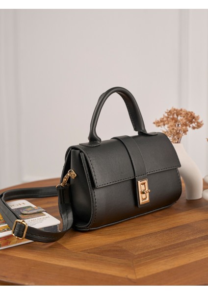 Kadın Mini Kilit Detaylı Çapraz Askılı El ve Omuz Çantası fiyatları