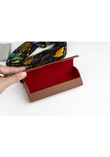 Gözlük Bakım Seti: Gözlük Kabı, Ipi, Mendili / Losyonuyla Tam Koruma modelleri