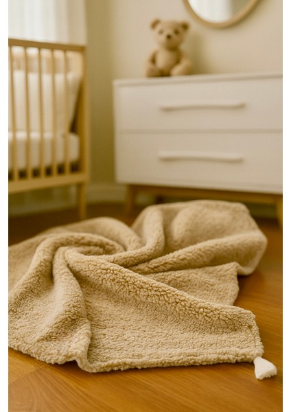 Karamel ve Krem Renk Çift Taraflı Müslin Koyun Tüyü Bebek Battaniyesi (100X120 Cm)