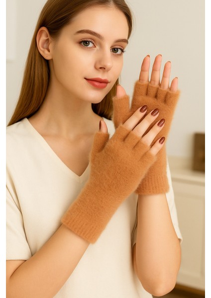 Düz Renk Peluş Parmakları Kesik Kadın Eldiven