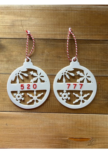 777 & 520 Yazılı Ikili Yılbaşı Ağacı Süsü – Bereket ve Şans Temalı Özel Tasarım fiyatları