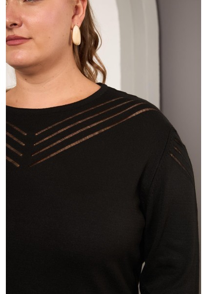 Büyük Beden Kol ve Yaka Ajur Desenli Büyük Beden Triko Siyah fiyatları