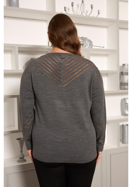 Büyük Beden Kol ve Yaka Ajur Desenli Büyük Beden Triko indirimleri