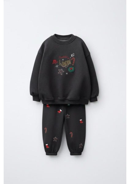Unisex Çocuk Pamuklu Siyah Yılbaşı Figürlü Eşofman Takımı – Rahat Kesim