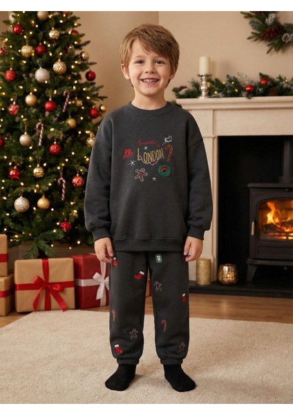Unisex Çocuk Pamuklu Siyah Yılbaşı Figürlü Eşofman Takımı – Rahat Kesim modelleri
