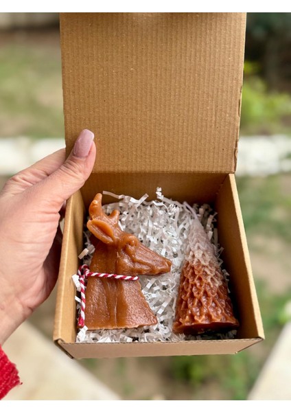 Yılbaşına Özel Geyik ve Çam Modelli 2'li Mumlu Set (Yılbaşı Konseptli, Hediyelik Yılbaşı Mum, Noel Mum , Yılbaşı Hediyesi, Yılbaşı Dekoru) fiyatları
