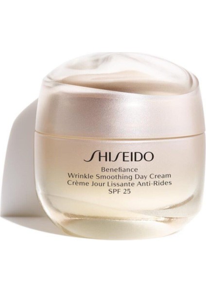 Cildin Daha Pürüzsüz Olmasını Sağlayan Gözenek Sıkılaştırıcı Krem SPF25 50 ml